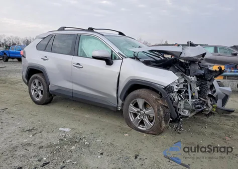 2022 Toyota Rav4 Xle z USA, uszkodzony, nr VIN 4T3RWRFV5NU074885